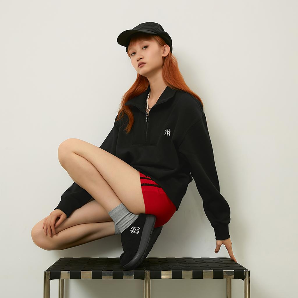 MLB New York Yankees Quiet Abrasion Resistant Slip Resistant Closed Toe Cotton Slippers Unisex Black Sneakers 3AWBBCM46-50BKS