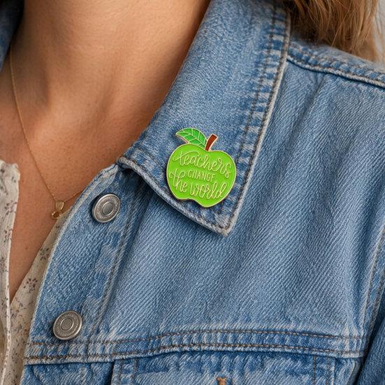Yangyizhi Brooch Pin, Enamel Teacher-Themed Fruit Shape Lapel Lightweight Outfit Badge for Teachers Day Graduation