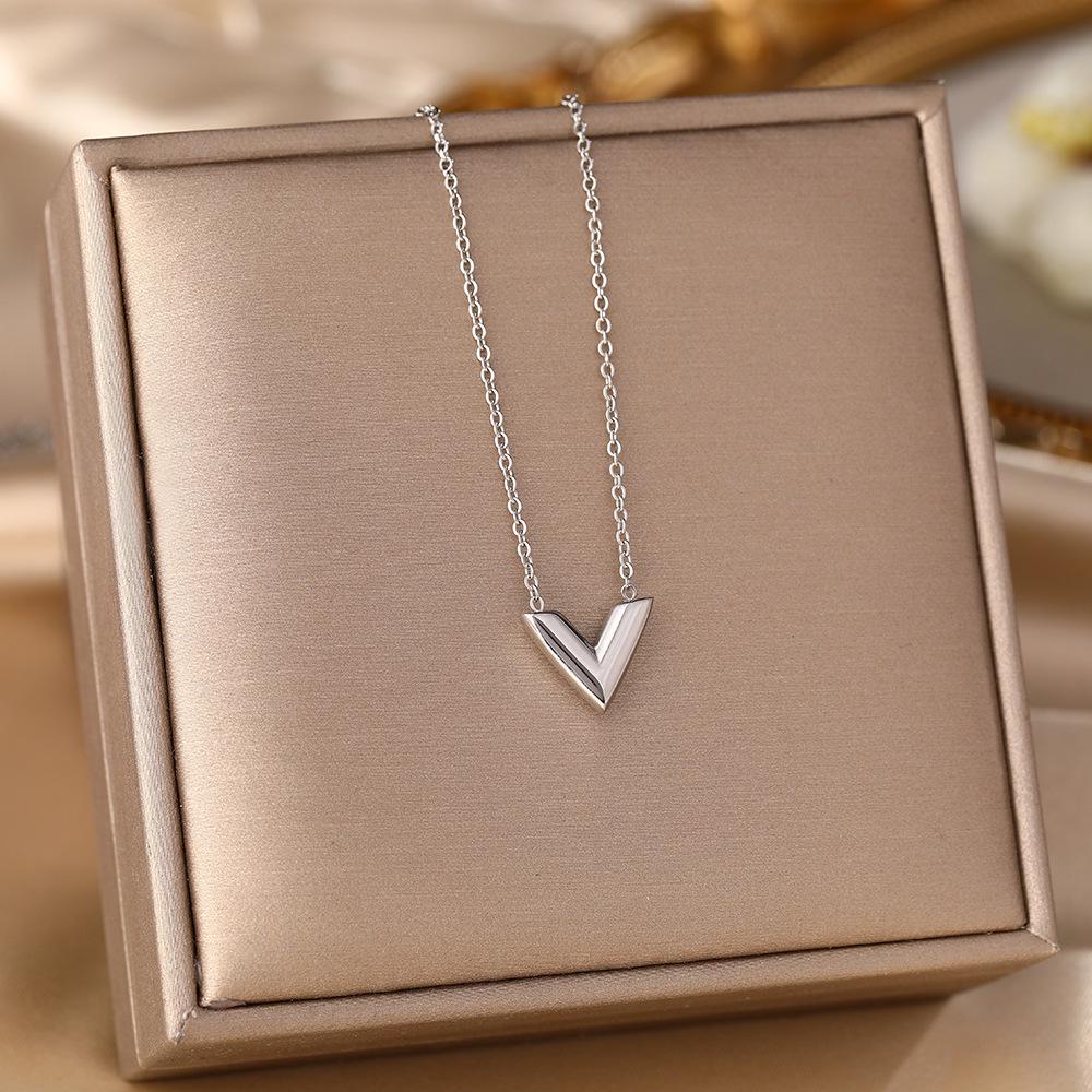 Women's Silver Titanium Steel Necklace with Micro-Inlaid Zircon - Elegant, Durable Clavicle Chain Jewelry