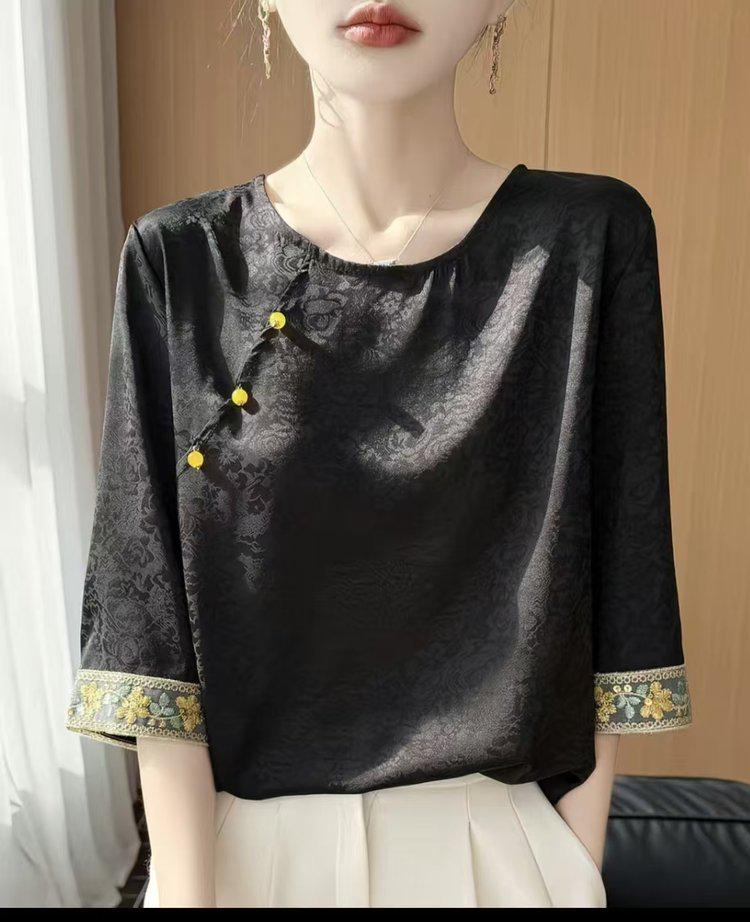 

2026 Women s Summer Jacquard Satin T-Shirt: Three-Quarter Sleeve, Loose Fit, Round Neck, Chinese Style. M (90-115 jin) чёрный