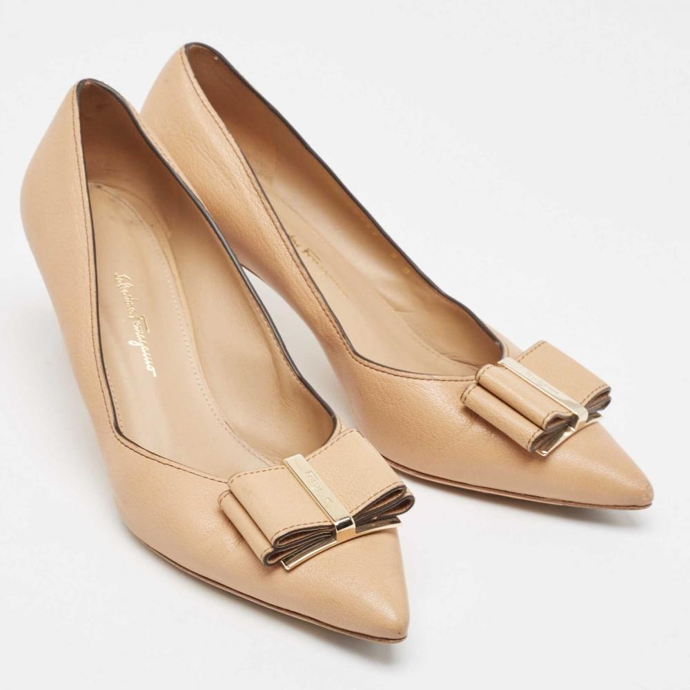 Salvatore Ferragamo Beige Leather Double Bow Pumps Beige
