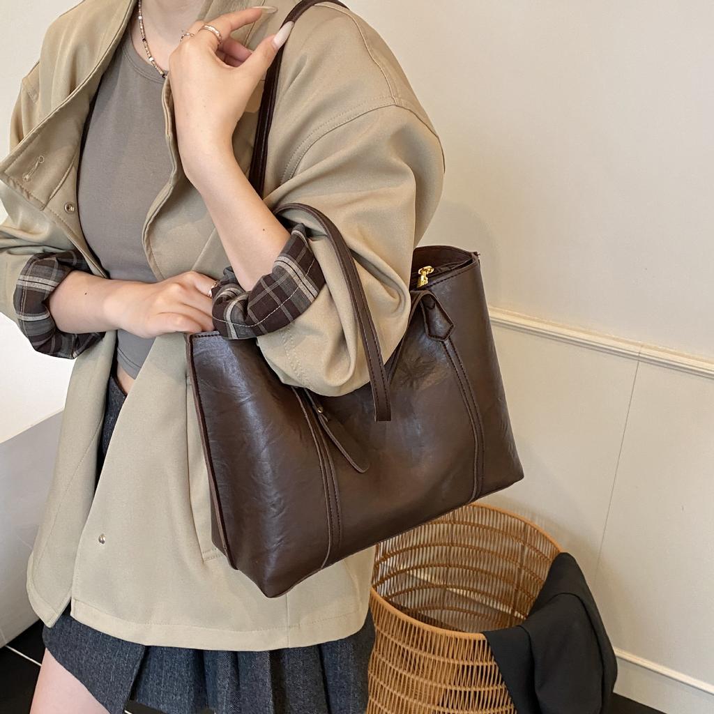 Retro commuter tote bag women's 2025 new fashion casual portable shoulder bag niche large-capacity underarm bag