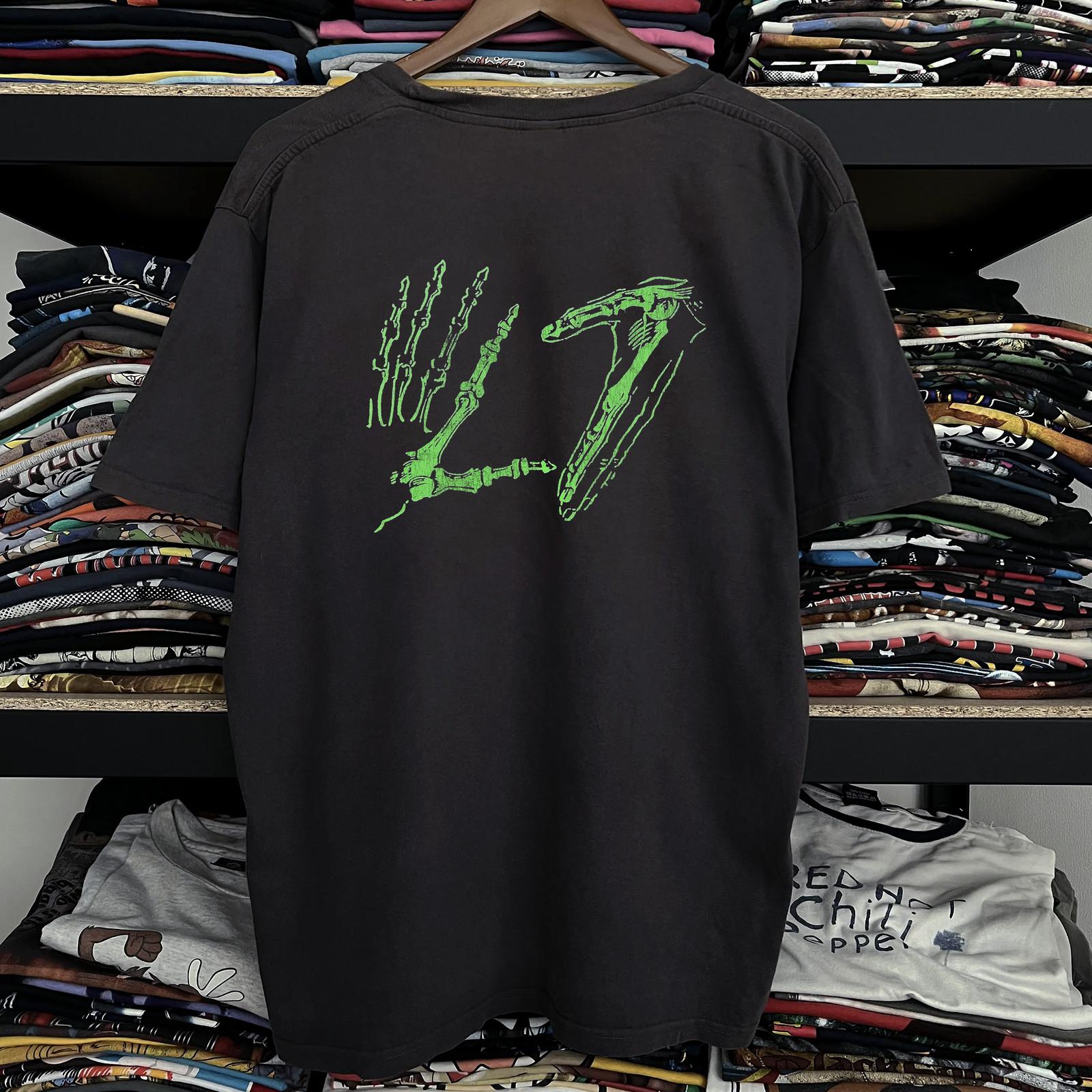 90s L7 Hand Sign Aged T-Shirt Black XL 4XL