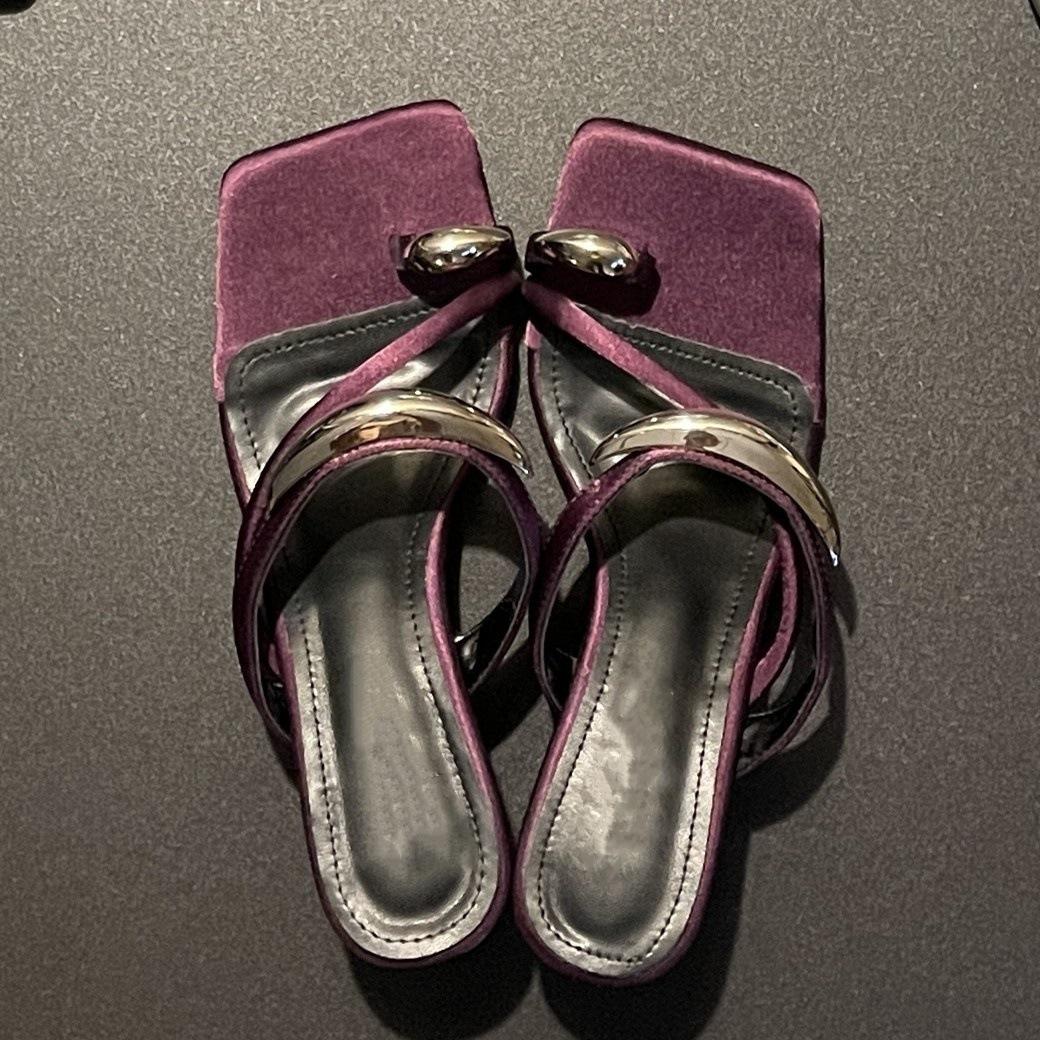 

2025 весна и лето новые популярные туфли с металлической застежкой на носу модные универсальные легкие роскошные босоножки с квадратным носком на высоком каблуке 35