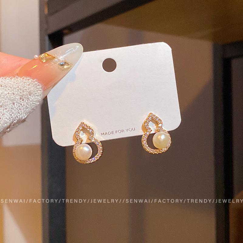 French retro gourd pearl stud earrings women s unique temperament micro-inlaid zircon earrings high-end explosive earrings