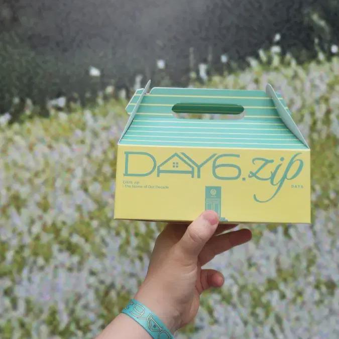 

Day6 Popup Store Gifts