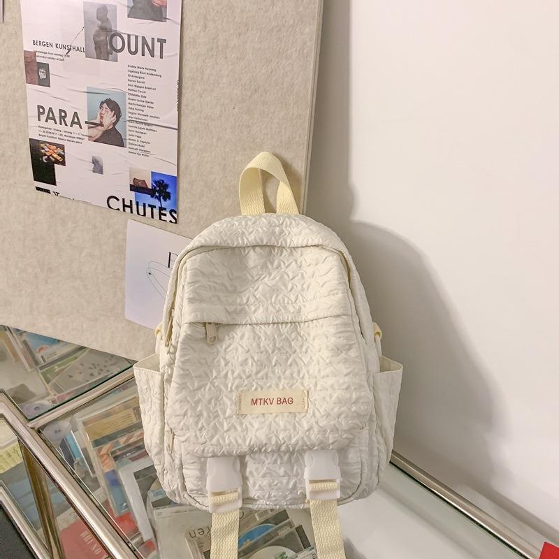 Casual men's and women's backpacks Love pendants Student backpacks Daily leisure multi-functional backpacks
