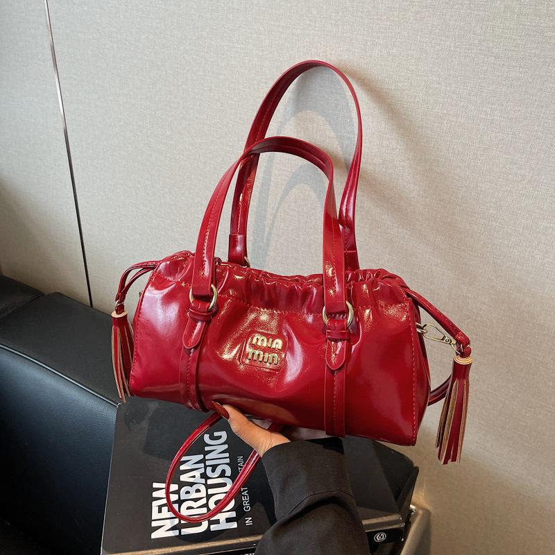 

Commuter retro large-capacity bag women s new spring and summer versatile shoulder underarm bag portable tote bag красный