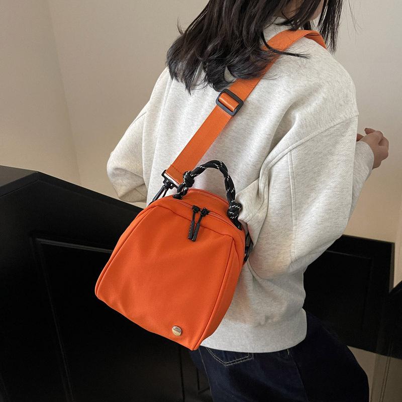 Small Backpack Women's Lightweight Foreign Style Niche Shoulder Bag New Fashion Commuter Shell Bag Casual Simple Messenger Bag