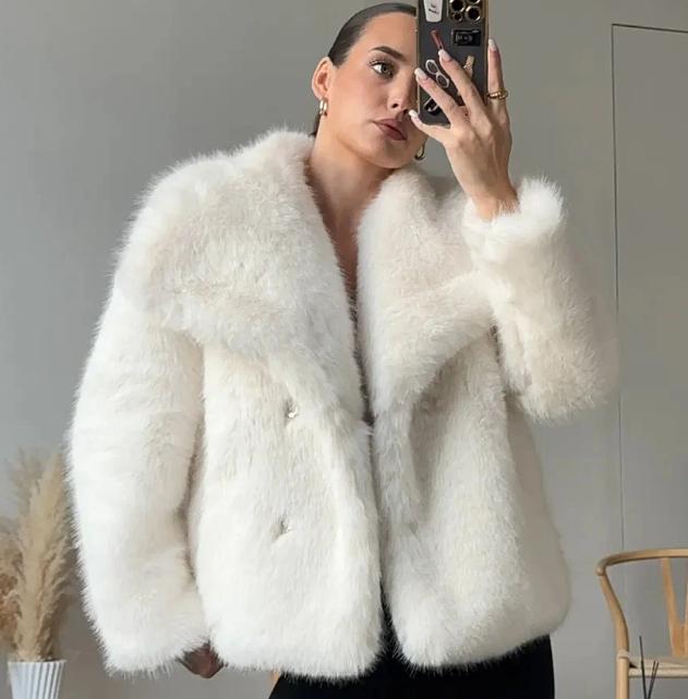 

Белая шуба из искусственного меха 2XL