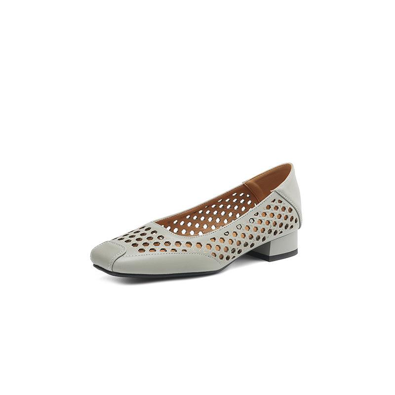 New Summer Casual Flat-soled Sandals, Shallow-mouth Hollowed-out Rubber Soft-soled Feet, One Pedal, Low-heeled Size Sandals