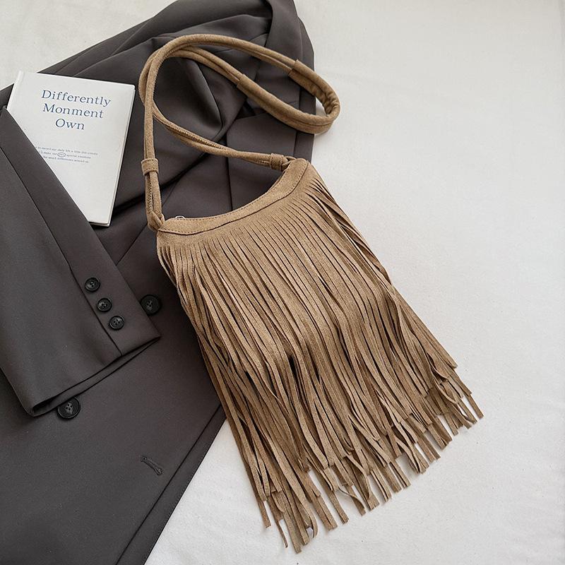 Осенняя новая модная ретро женская сумка-почтальон с бахромой матовая модная сумка для хранения через плечо нишевая женская сумка