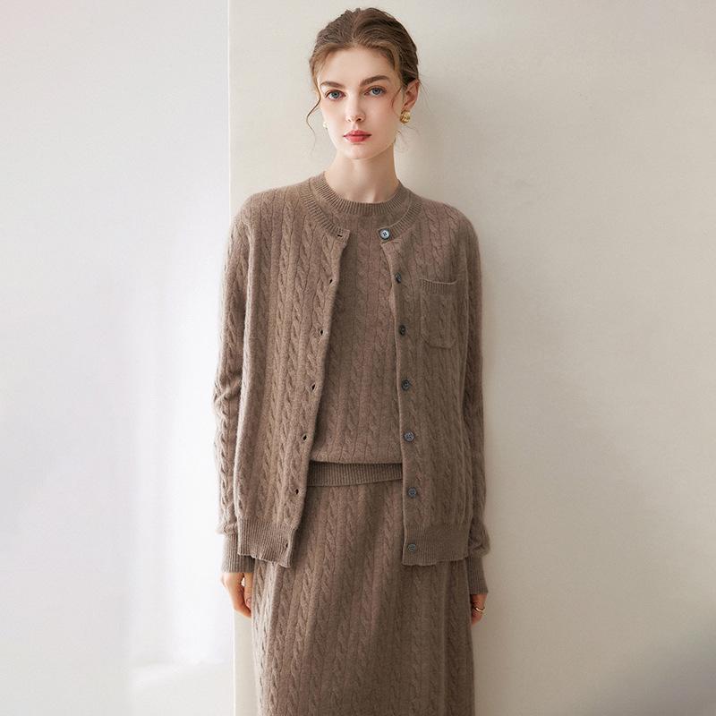 Kang Sai Ni 100% Cashmere Women's Retro Cable Knit Cardigan: Fashionable, Loose, and Slimming Outerwear
