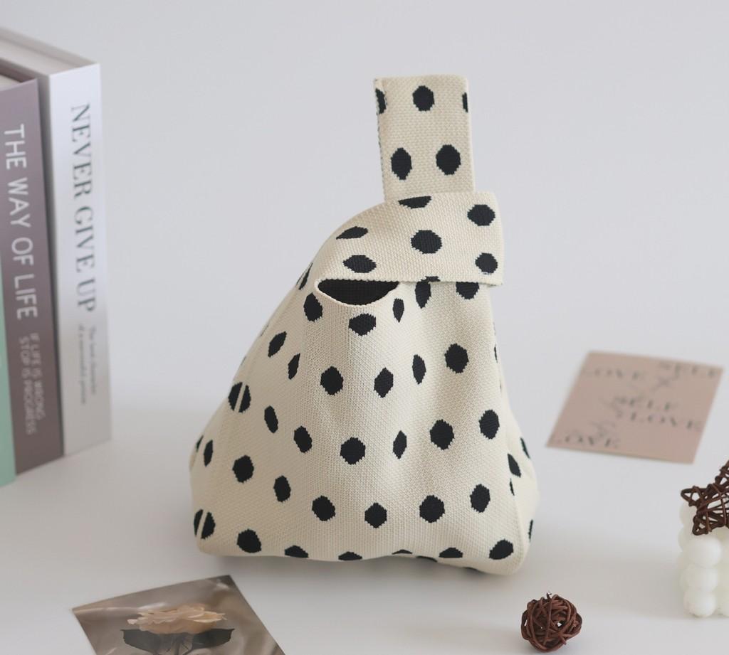 Trendy Knit Bucket Bag For Women Soft And Spacious Tote Bag With Eye-catching Patterns Ideal For Daily Wear And Gifts