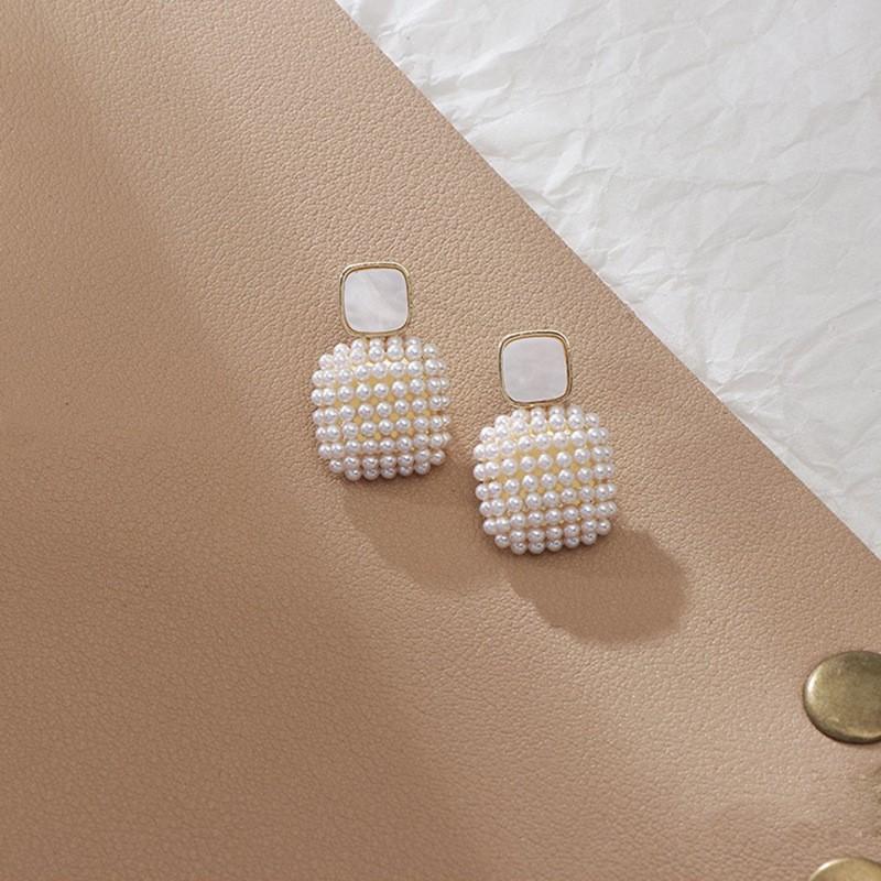 Simple Rice Pearl White Square Pendant Earrings for Woman In New Korean Fashion Jewelry Girls Sexy Accessories