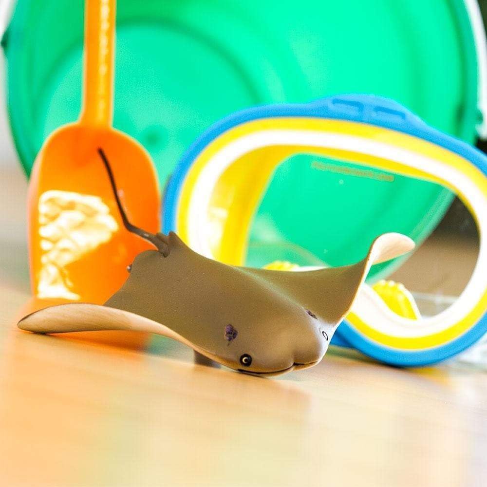 Safari Ltd. Cownose Ray Figurine - Lifelike 7.5  Figure - Educational Toy for Boys, Girls, and Kids Ages 3+