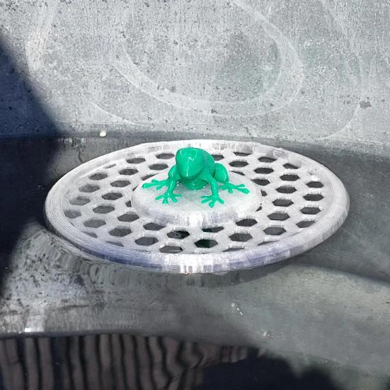 

Дружня до бджіл комашина острівна квіткова композиція плавуча платформа для порятунку комах з стільниковим візерунком плавуча станція для пиття води для бджіл жовтий