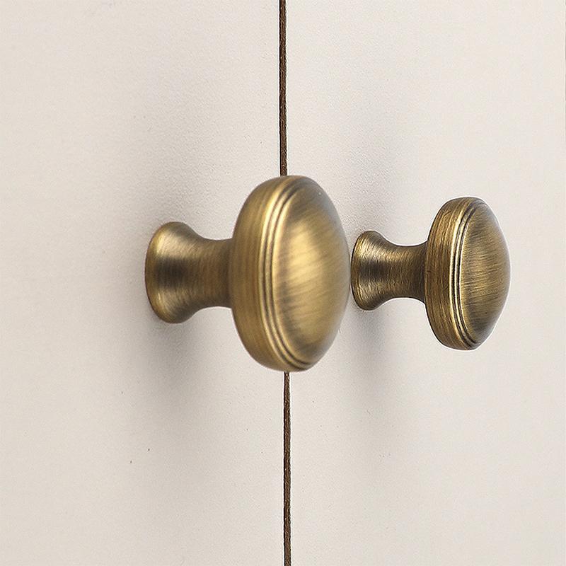 Messing Möbelscharniere Französisches Vintage-Design Hochwertige Schrankknöpfe Schrankschubladen Griffknauf