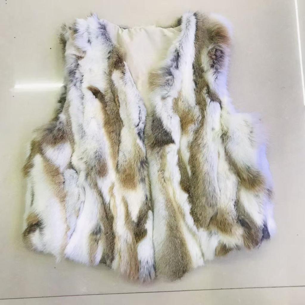 Real fur fur, new vest fur integrated coat, vest green grass natural color rabbit fur is fashionable and thin and versatile