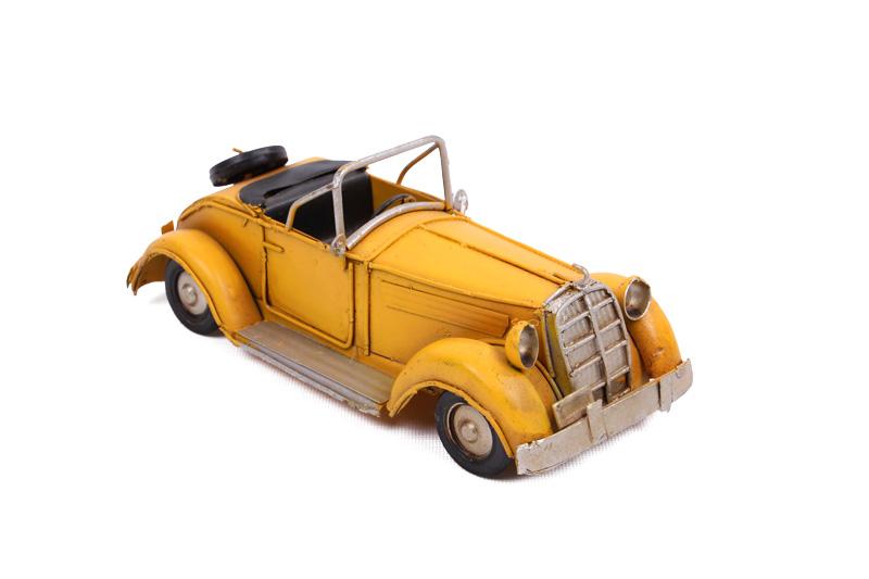 

Декоративная металлическая машина