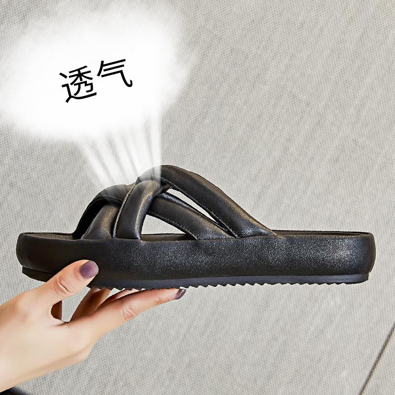 

The first layer of sheepskin slippers for women to wear 2025 summer new women s cross beach shoes fashionable versatile leather women s shoes 35 чёрный