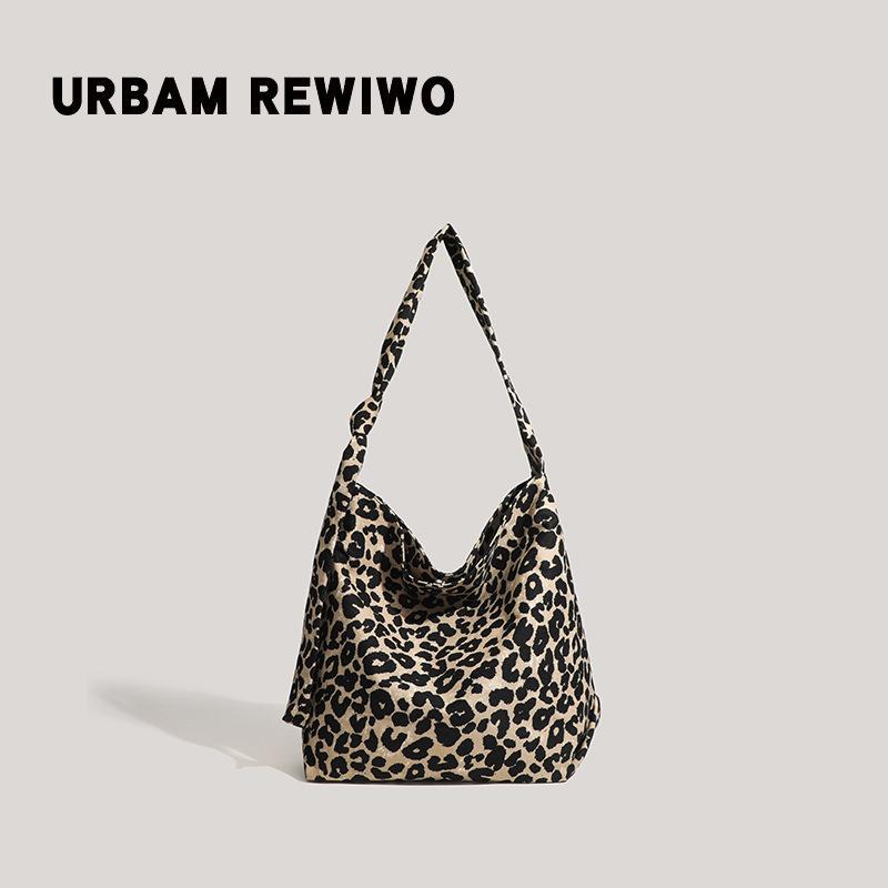 Leopard Print Shoulder Tote Bag Winter Fashion Niche Versatile Lazy Sense Large Capacity Shoulder Bag