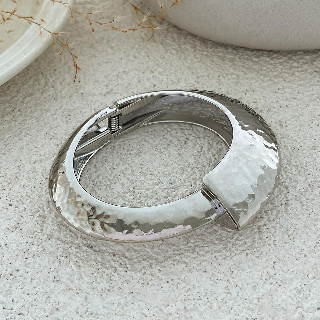 Design Sense Liquid Metal Smooth Spring Bracelet Geometric Ins Wind Texture Wide Bracelet Bracelet