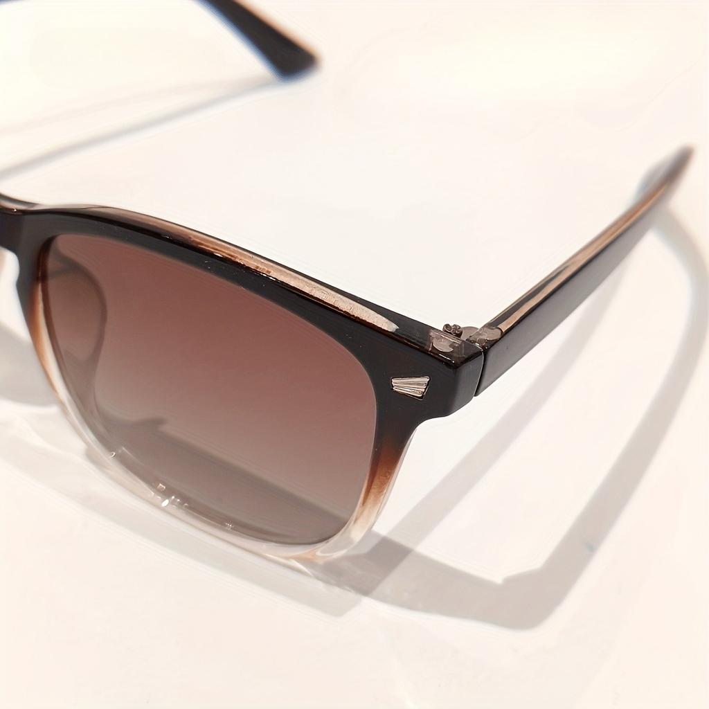 Unisex Retro Polarized, Trendy Driving Eyewear. Style for Men And Women, Lightweight, High-Quality Lenses