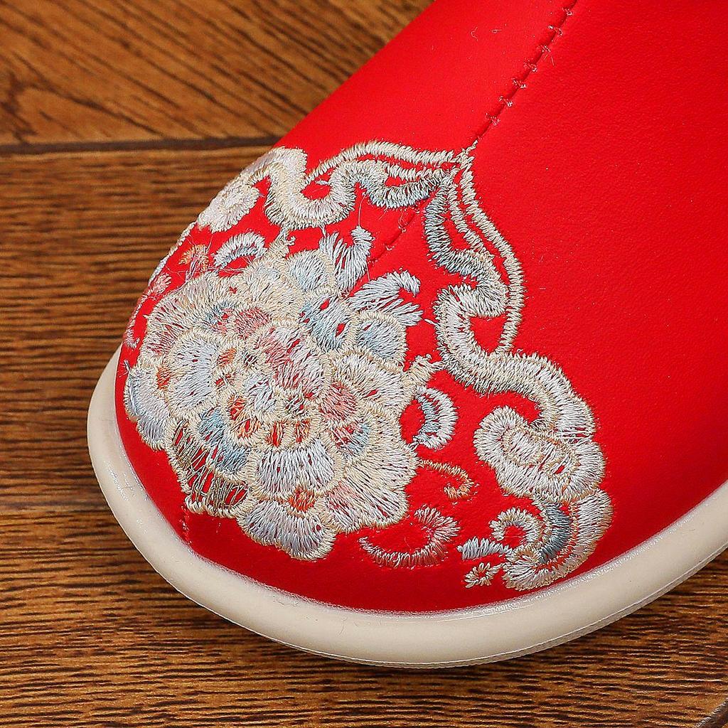 2025 Winter Chinese Hanfu Leather Snow Boots for Girls - Handmade Embroidered Cotton Children's Shoes for New Year's Day
