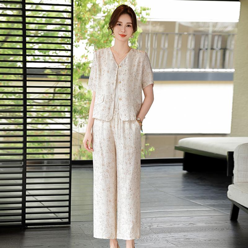 Women's Chinese Style Summer Two-Piece Set: Stylish Short Sleeve Top and Pants for Middle-Aged and Elderly