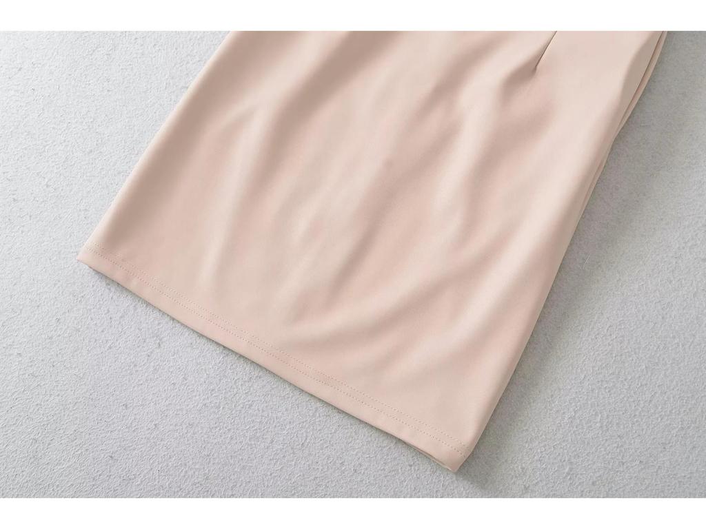 Elegant PU Leather Hip-Hugging Skirt: Retro, Slimming, Built-In Padding, Slit Midi Design for Women - Autumn/Winter
