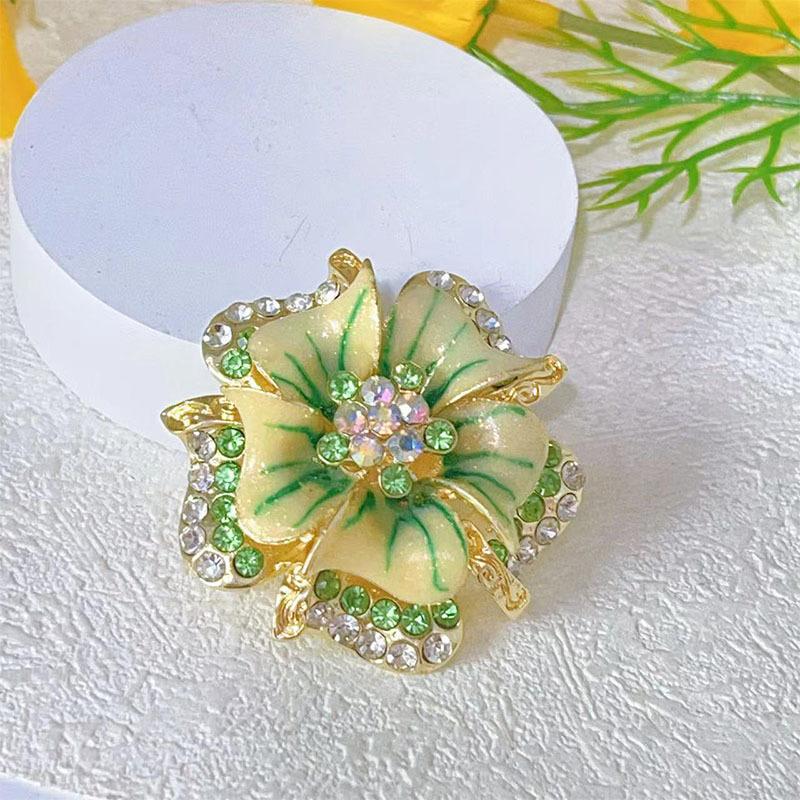 Vintage Green Floral Brooch with Sparkling Rhinestones – Elegant Women’s Accessory for Parties, Zinc Alloy, Retro Style, Perfect for Banquets and Even