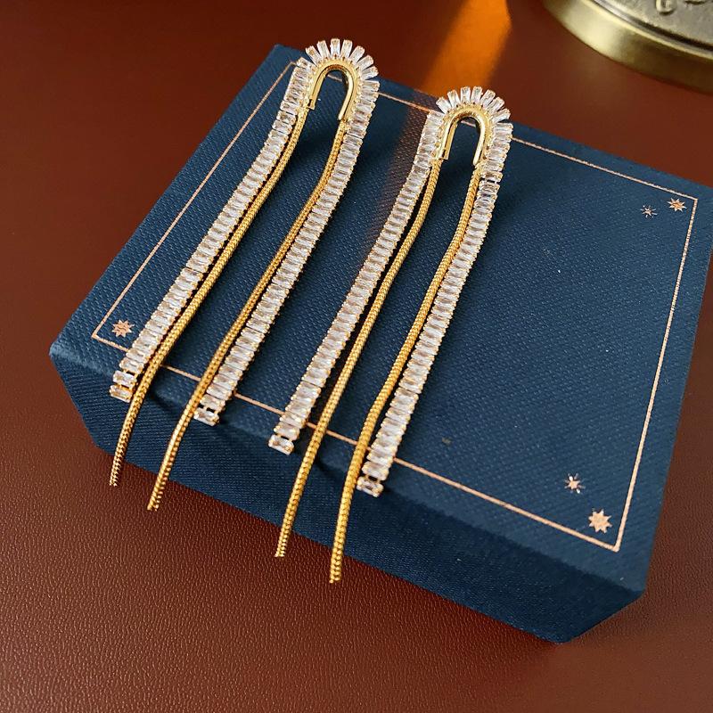 

Silver Needle Diamond Zircon Tassel Earrings Niche Personality Premium Earrings Temperament Dress Exquisite Jewelry Women