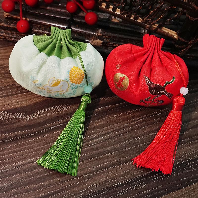 Vintage Court Animal Tassel Sachet Pendant: Empty Hanfu-Style Pouch