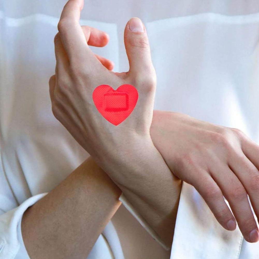 20/50pcs Red Heart-Shaped Bandages -Valentine's Day Wound Care Stickers, Flexible Colorful Cute Adhesive Bandages, Romantic Gift