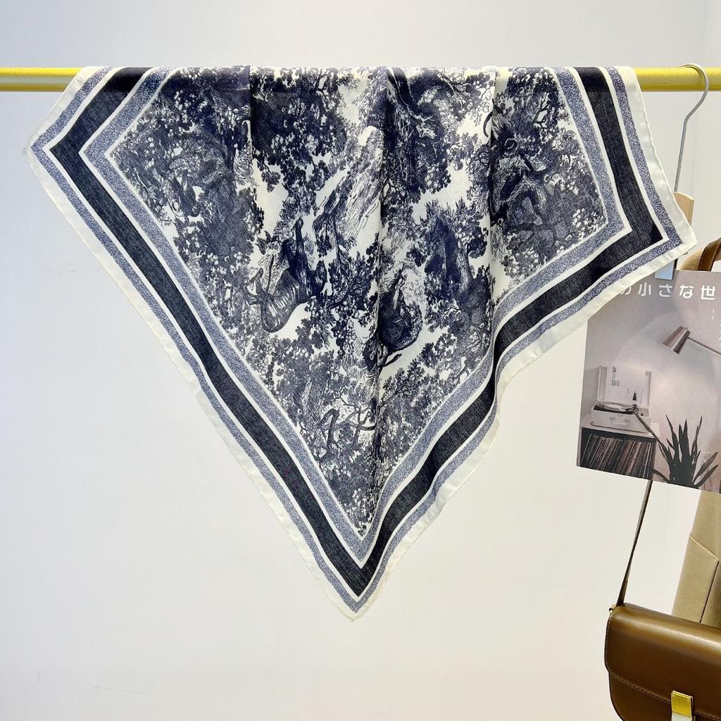 Retro light luxury high-end carriage cotton and linen scarf, spring and autumn new 71cm small square scarf, foreign-style decorative versatile scarf