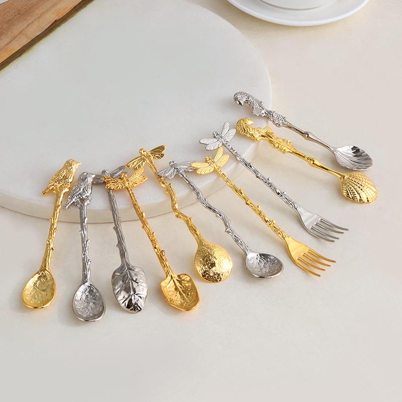 1Pcs Kitchen Accessories Retro Hotel Family Dessert Coffee Spoon Ice Cream Tools Creative Royal Style Flatware Metal Spoon