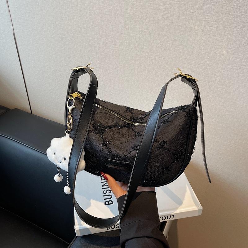 

Popular dumpling bag women s new fashion versatile shoulder bag casual commute simple messenger bag