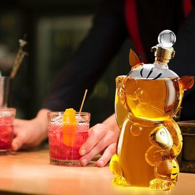 Fľaša na whisky mačka dekantér 1000ml Jedinečný sklenený dekantér na whisky Zábavná barová dekorácia Šik barové príslušenstvo Darček pre milovníkov whisky