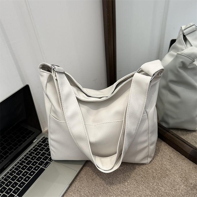 Stylish And Versatile Large Capacity Tote Bag For Women With Unique Vintage Charm