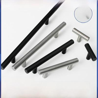 Moderner Schrankgriff aus Edelstahl in Schwarz und Gold