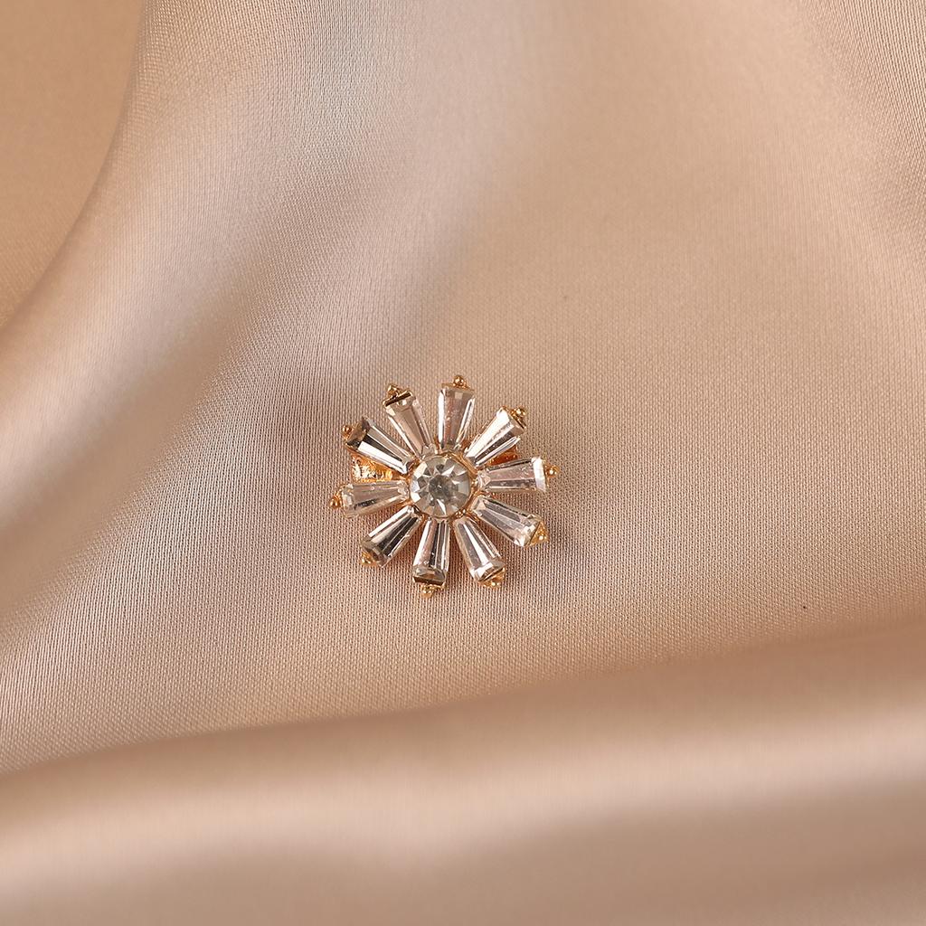 Fashionable Sunflower Brooch Luxurious and Elegant Versatile Anti-glare High-end Commuting Suit Accessory