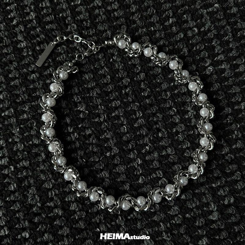 

Fashion Winding Short Pearl Necklace Men s Hip Hop Titanium Steel Easiest for Match Niche Design Necklace Female Chain Item Fancy Wrapped Pearl Clavicle Chain
