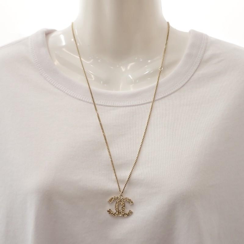 CHANEL  A64826 X01060 Necklace gold metal Women