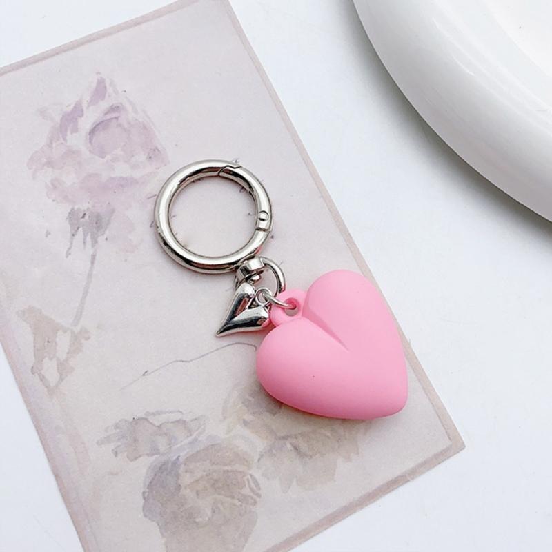 Stylish Love Heart Keychain Eye Catching Key Chain Bag Charm Decorations Fashionable Metal Pendant for Backpacks