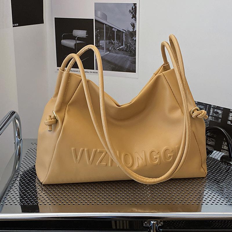 Large Capacity Fashion Soft Leather Shoulder Bag Women'S Spring Underarm Bag Tote Bag