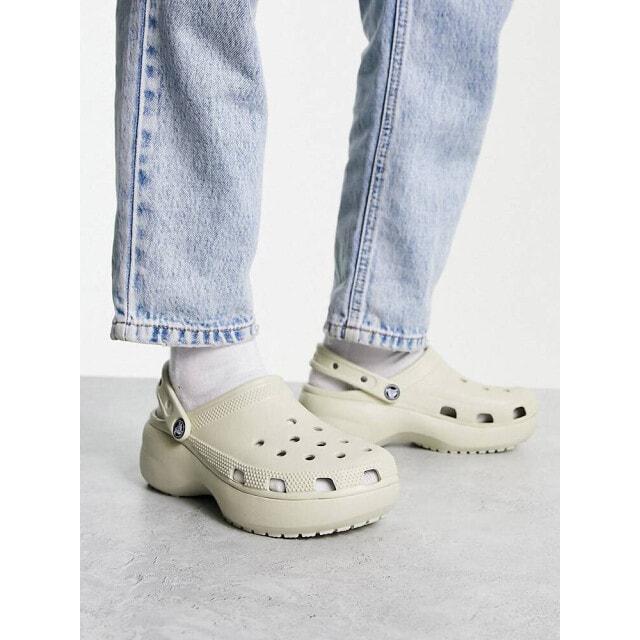 

Классические сабо на платформе Crocs из кости