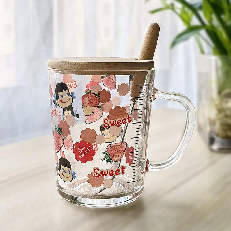 Cupa de lapte drăguță din sticlă cu pai de desene animate, cu capac și linguriță, cadou personalizat.