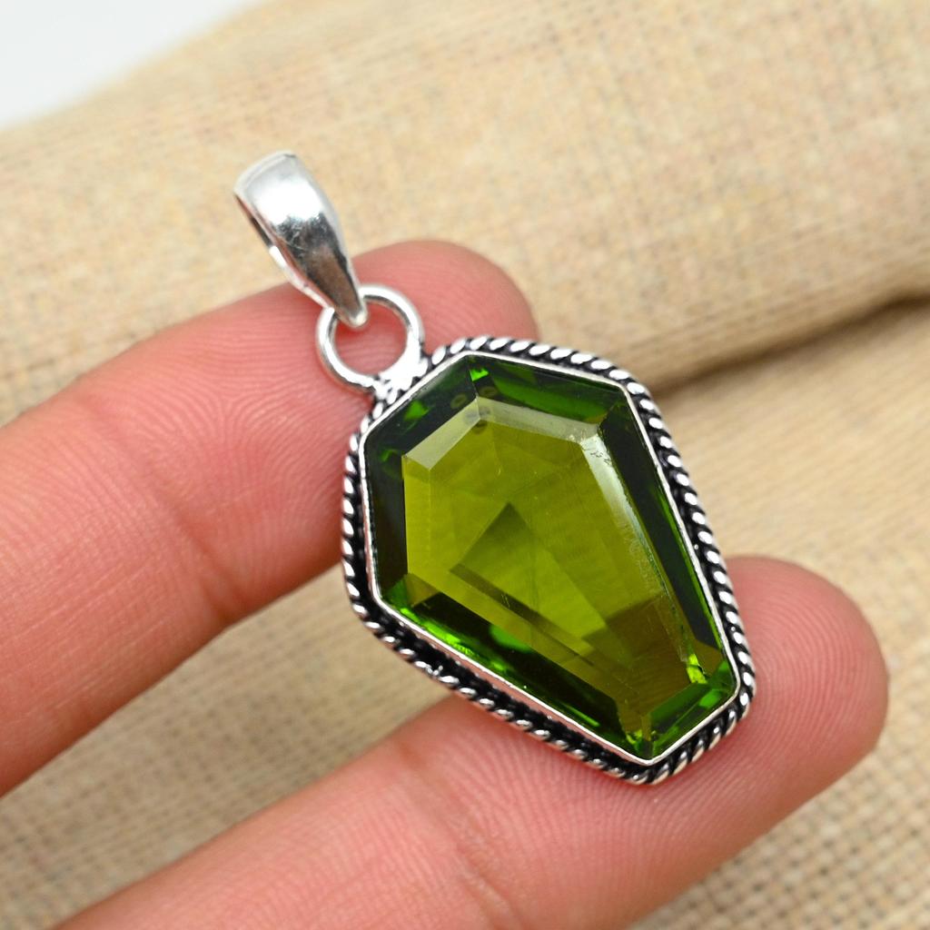 Solid 925 Silver Peridot Gemstone Gorgeous Jewelry Handmade Pendant For Her