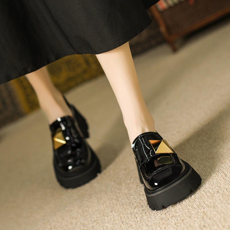 Black leather small leather shoes women's spring new muffin platform retro patent leather shoes